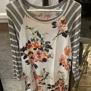 Floral 3/4 sleeve tee